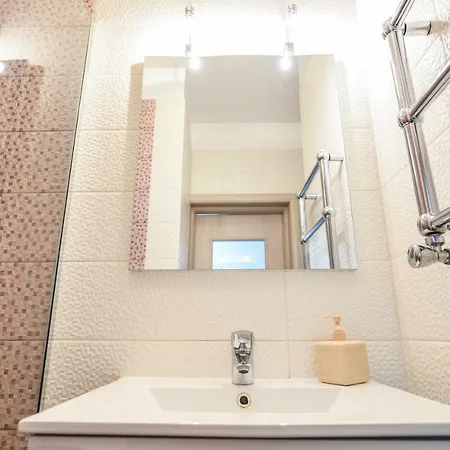 Central Bucharest Studio Near University Square * Bukareszt
